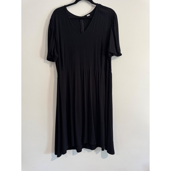 Old Navy Dresses & Skirts - summer flowy dress Old Navy V-Neck Smocked Womens XXL Black Short Sleeve Flutter